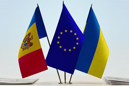 EU, Ukrainian and Moldovan flags