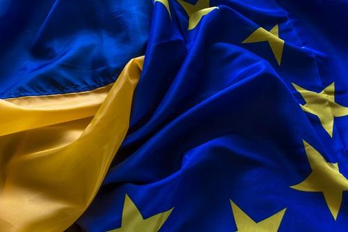 EU-Ukraine-flags